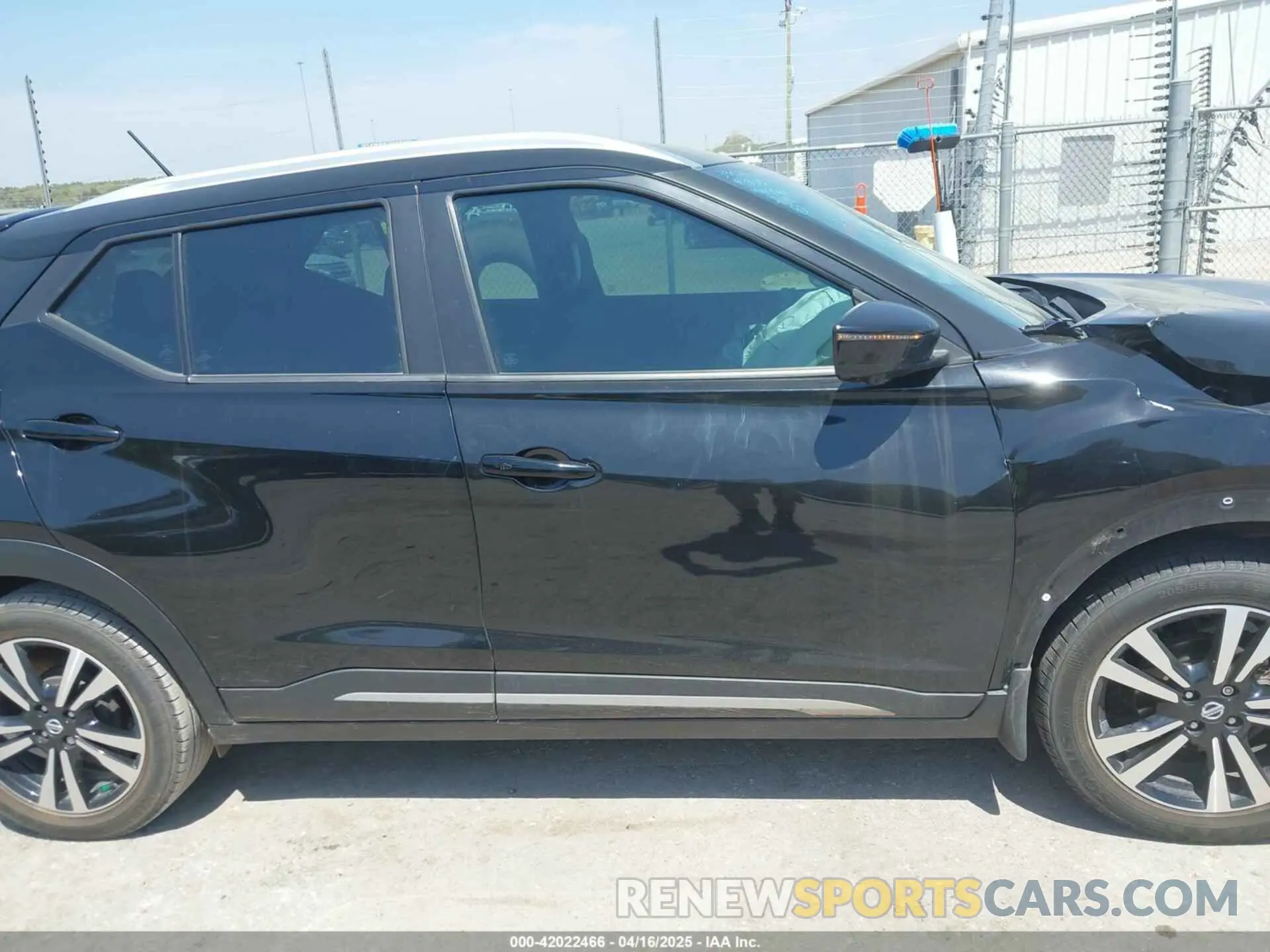 14 Photograph of a damaged car 3N1CP5CU9KL567806 NISSAN KICKS 2019