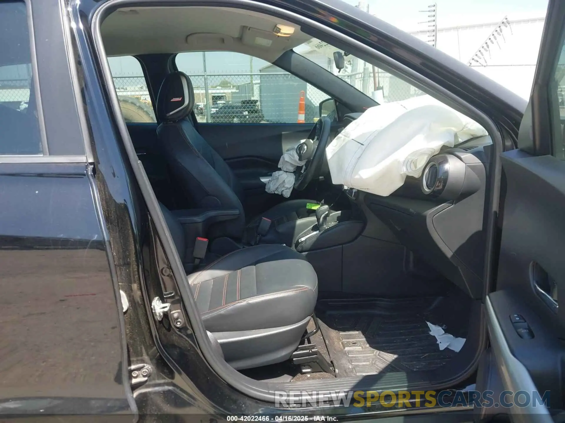5 Photograph of a damaged car 3N1CP5CU9KL567806 NISSAN KICKS 2019