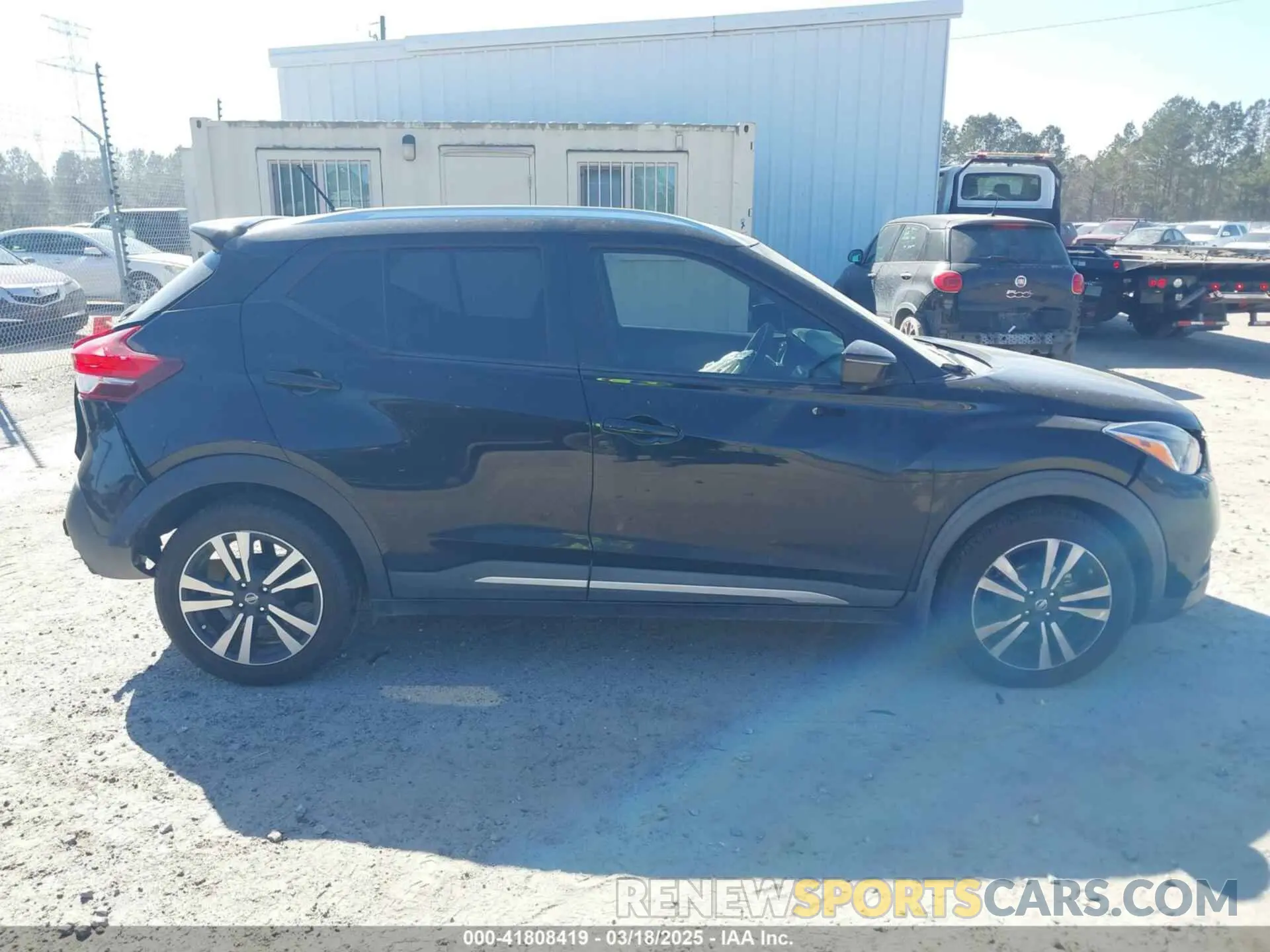 12 Photograph of a damaged car 3N1CP5CUXKL481856 NISSAN KICKS 2019