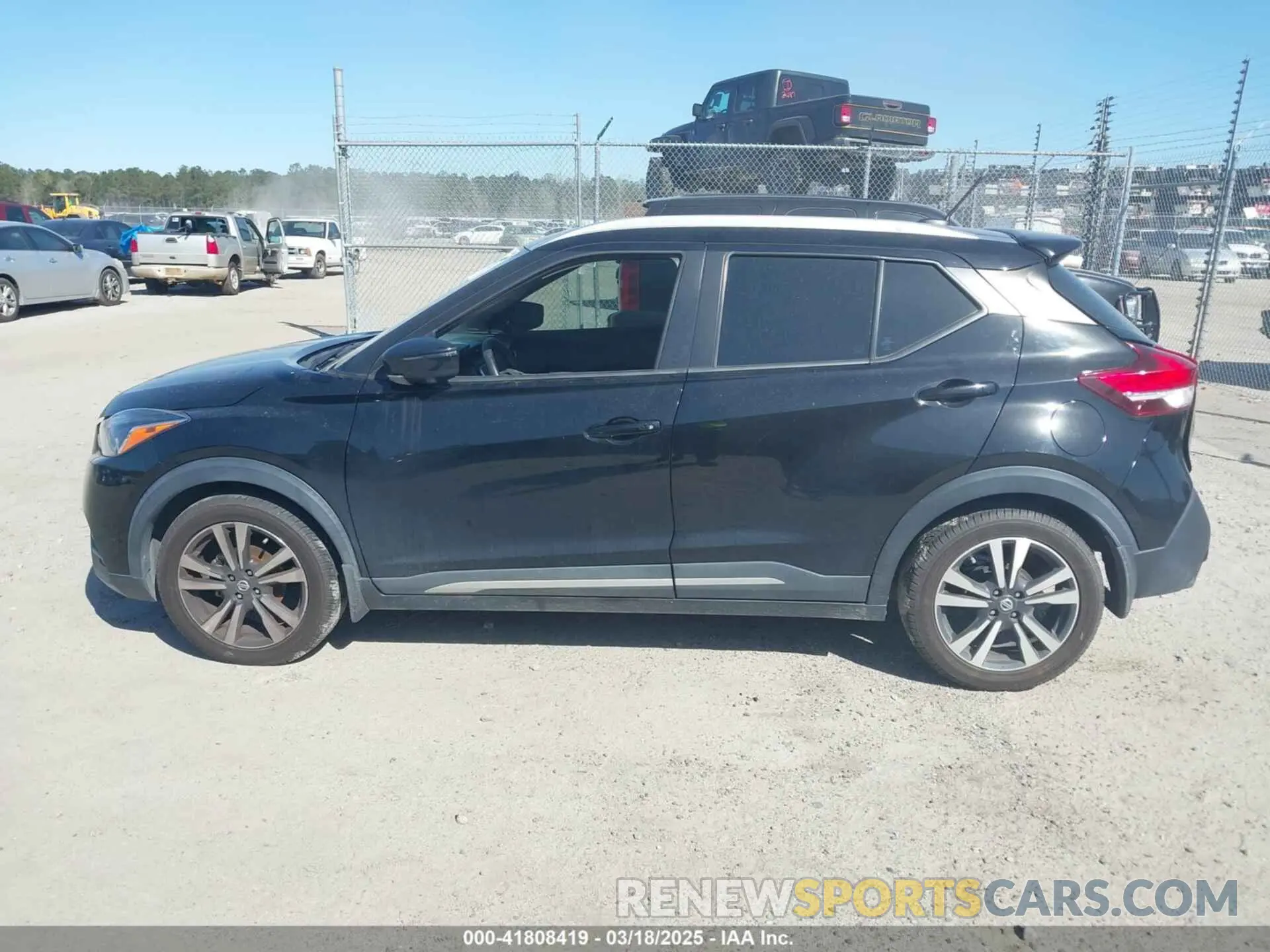 13 Photograph of a damaged car 3N1CP5CUXKL481856 NISSAN KICKS 2019