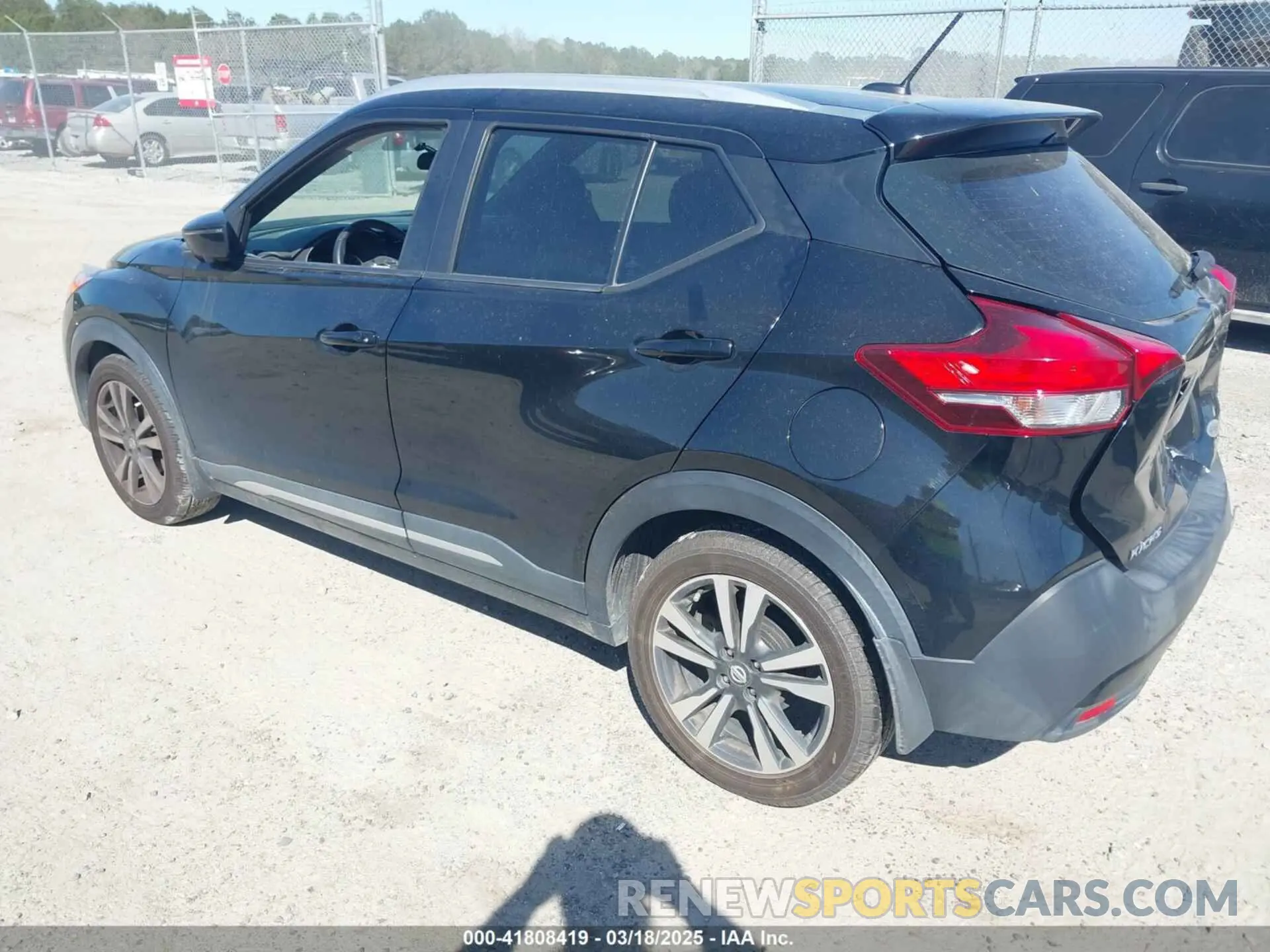 3 Photograph of a damaged car 3N1CP5CUXKL481856 NISSAN KICKS 2019
