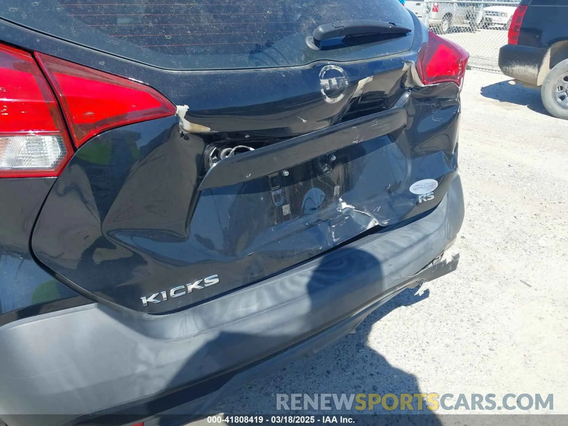 6 Photograph of a damaged car 3N1CP5CUXKL481856 NISSAN KICKS 2019