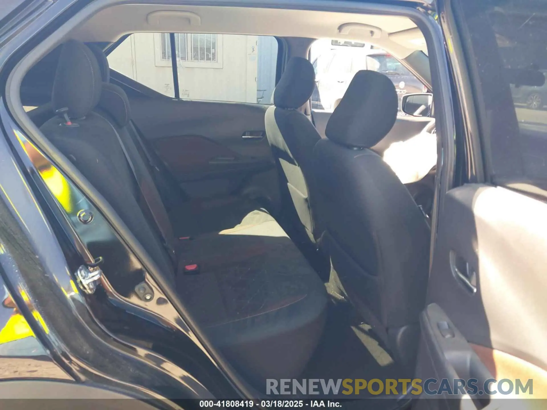 8 Photograph of a damaged car 3N1CP5CUXKL481856 NISSAN KICKS 2019