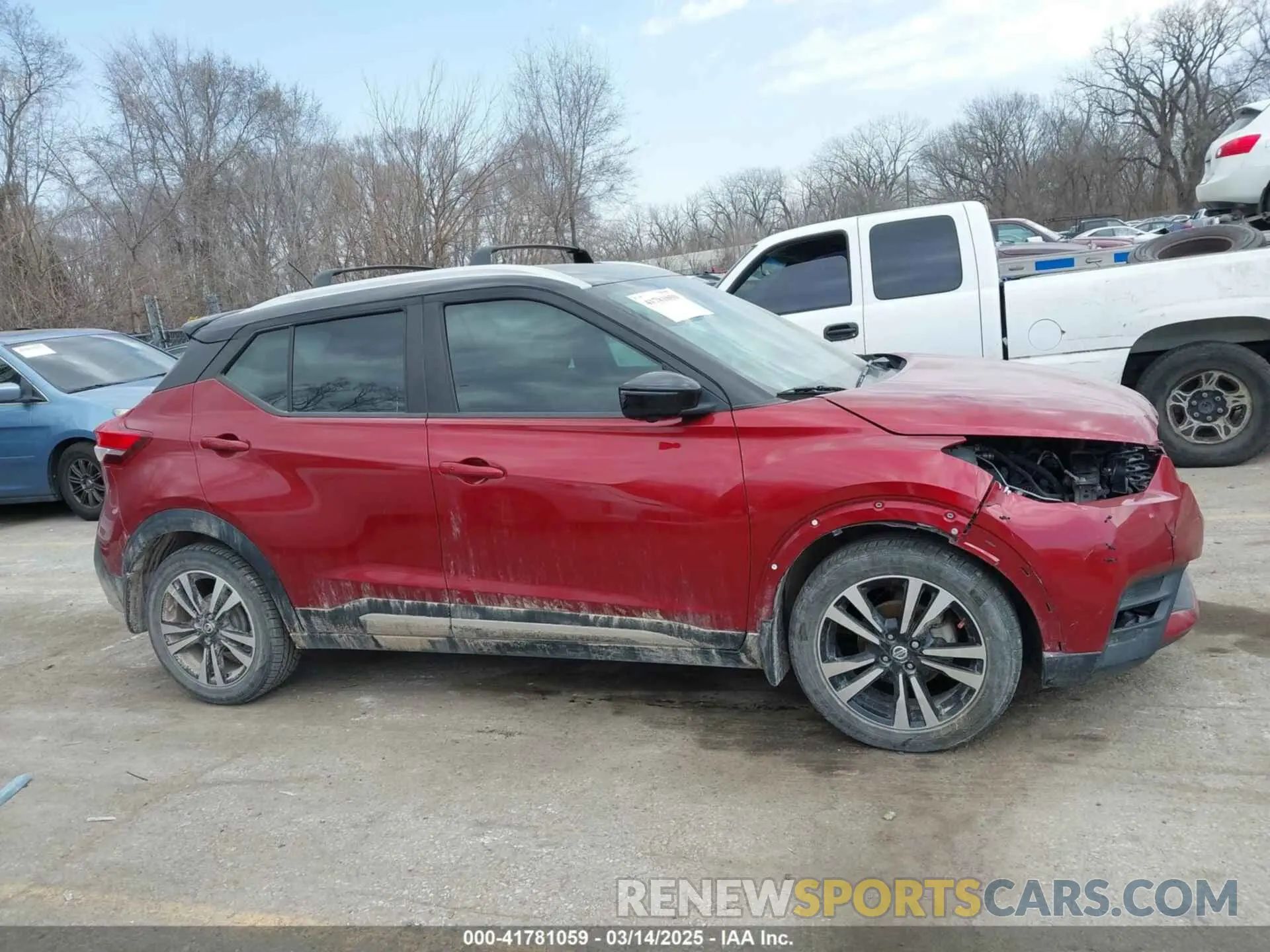 13 Photograph of a damaged car 3N1CP5CUXKL492775 NISSAN KICKS 2019