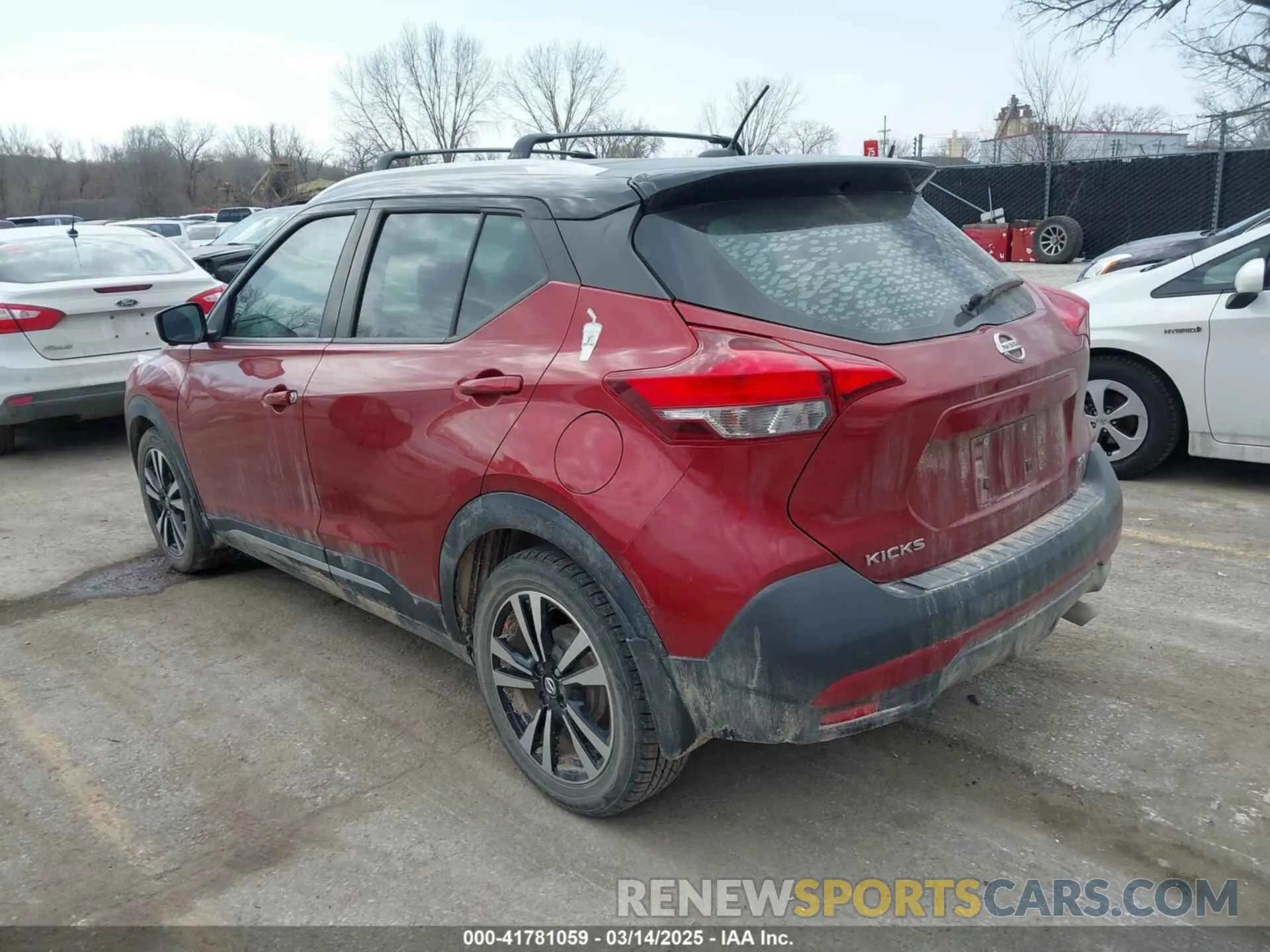 3 Photograph of a damaged car 3N1CP5CUXKL492775 NISSAN KICKS 2019