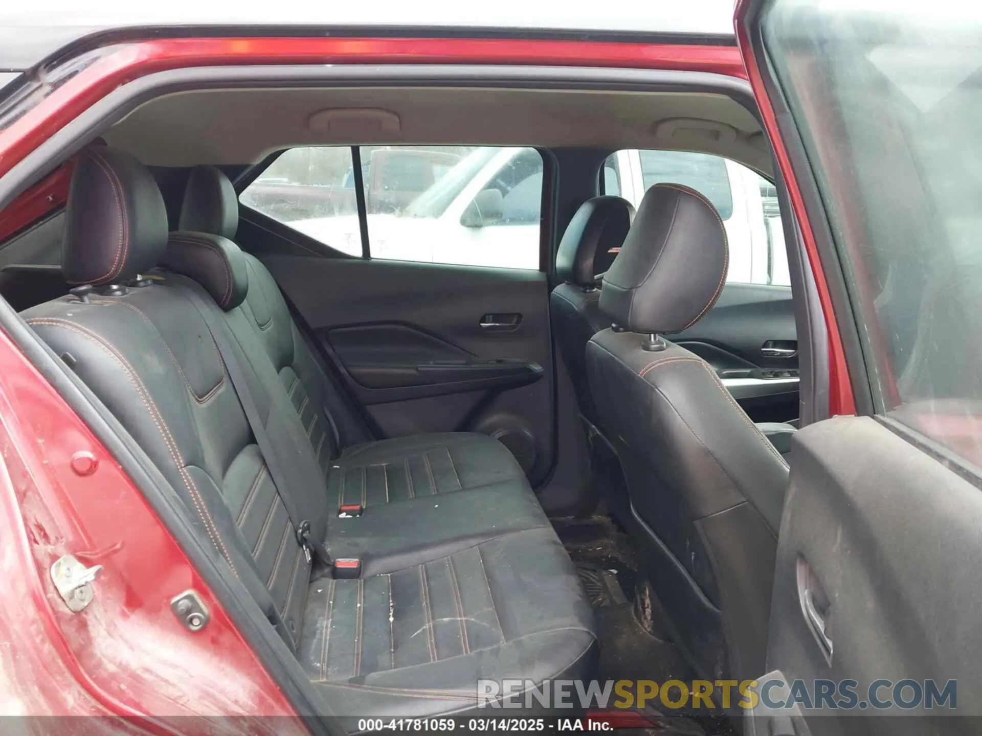 8 Photograph of a damaged car 3N1CP5CUXKL492775 NISSAN KICKS 2019