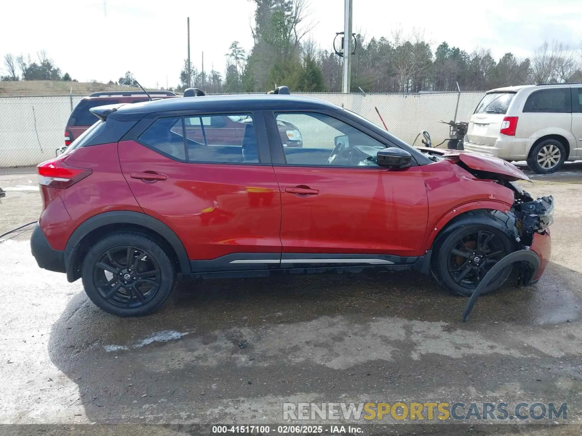14 Photograph of a damaged car 3N1CP5CUXKL500664 NISSAN KICKS 2019