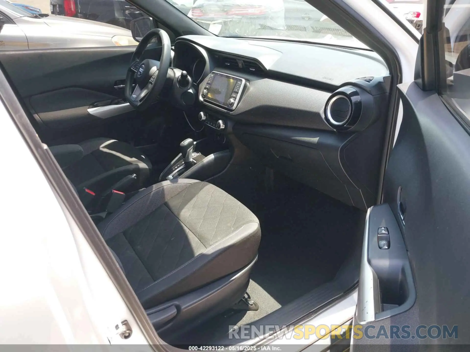 5 Photograph of a damaged car 3N1CP5CUXKL508165 NISSAN KICKS 2019