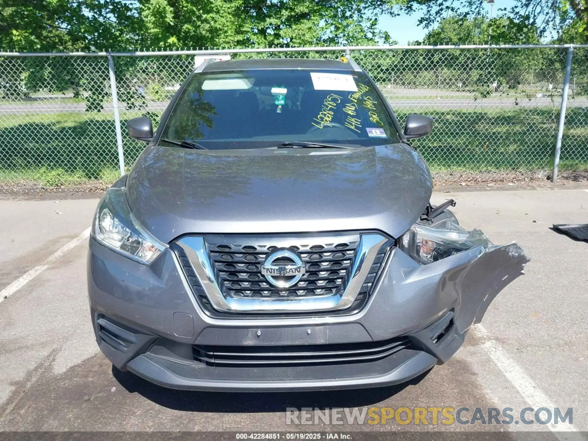 12 Photograph of a damaged car 3N1CP5CUXKL509462 NISSAN KICKS 2019