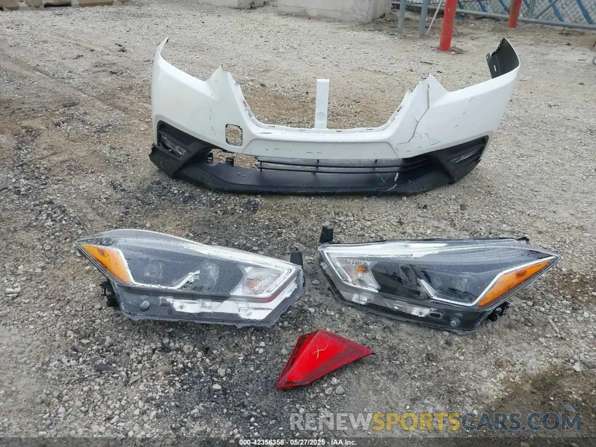 12 Photograph of a damaged car 3N1CP5CUXKL520378 NISSAN KICKS 2019