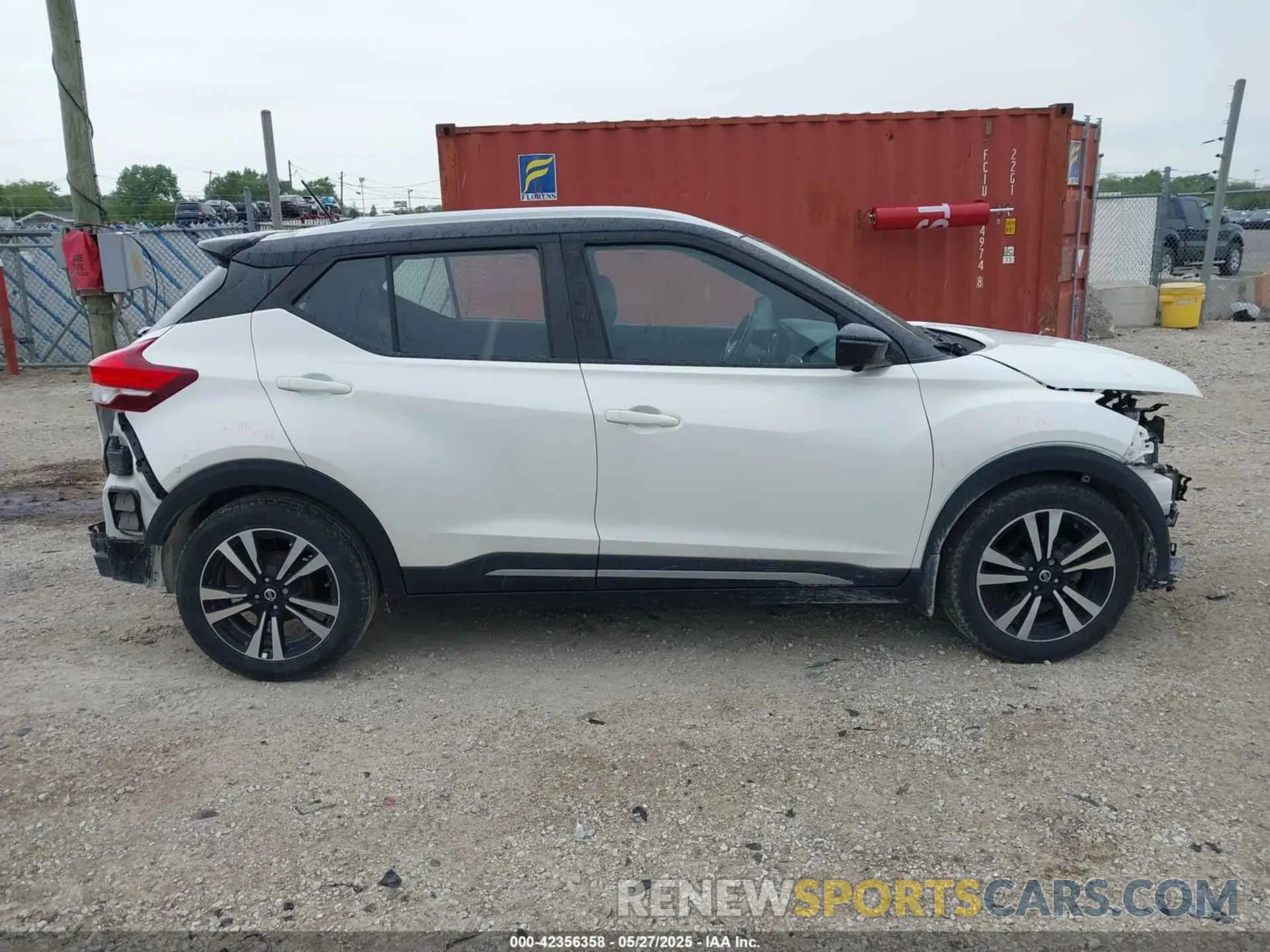 14 Photograph of a damaged car 3N1CP5CUXKL520378 NISSAN KICKS 2019