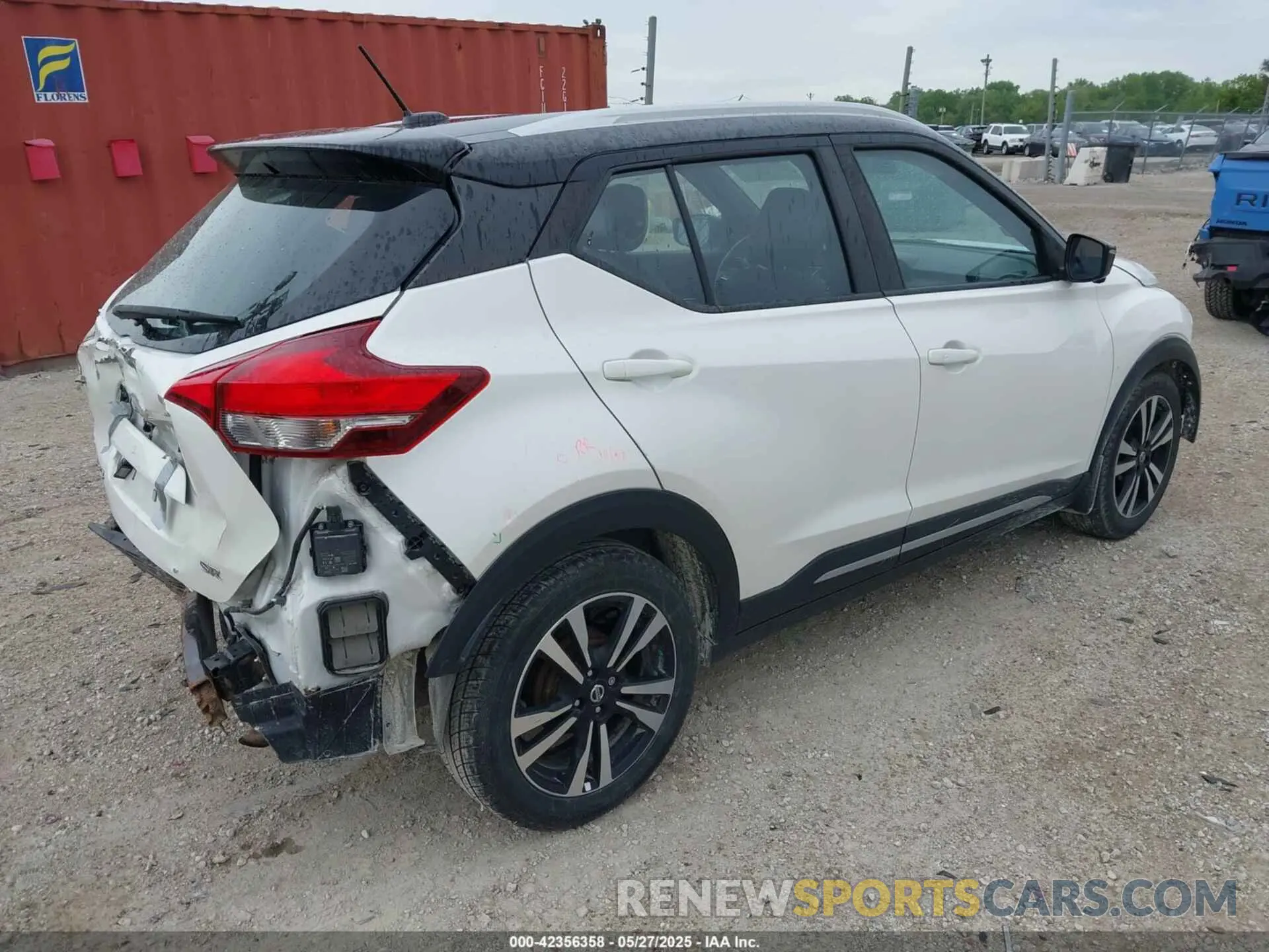 4 Photograph of a damaged car 3N1CP5CUXKL520378 NISSAN KICKS 2019