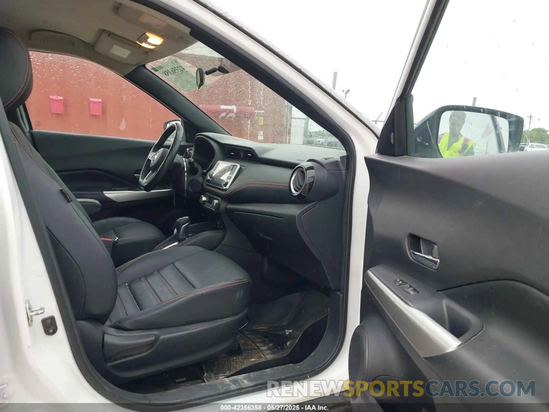 5 Photograph of a damaged car 3N1CP5CUXKL520378 NISSAN KICKS 2019
