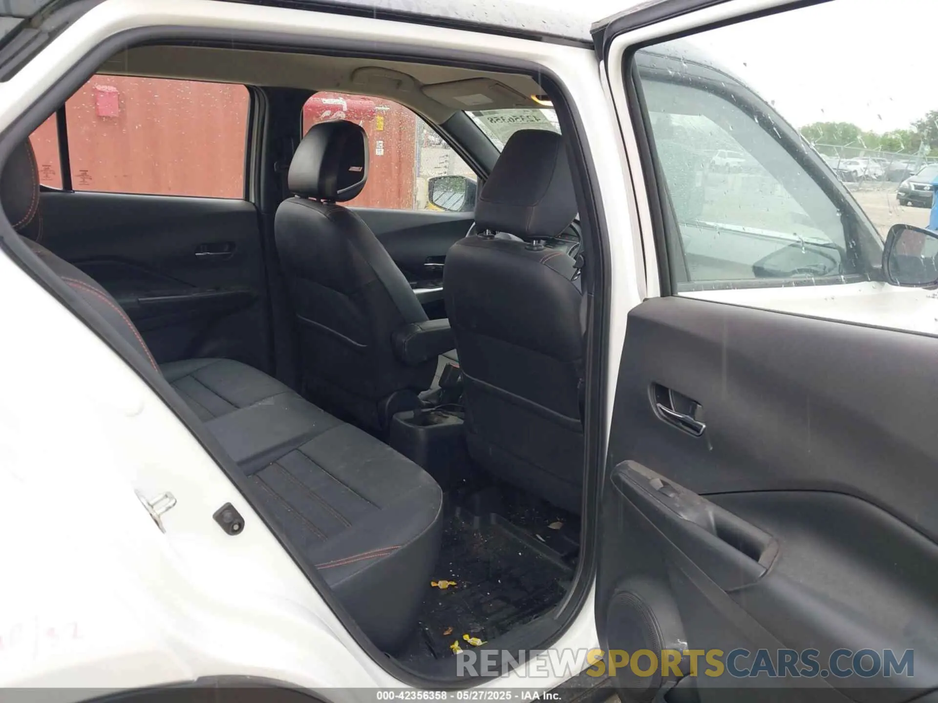 8 Photograph of a damaged car 3N1CP5CUXKL520378 NISSAN KICKS 2019