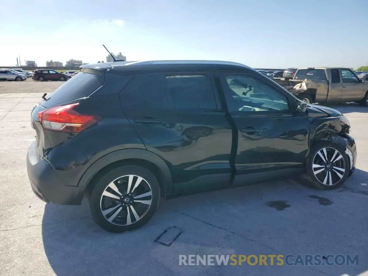 3 Photograph of a damaged car 3N1CP5CUXKL527461 NISSAN KICKS 2019