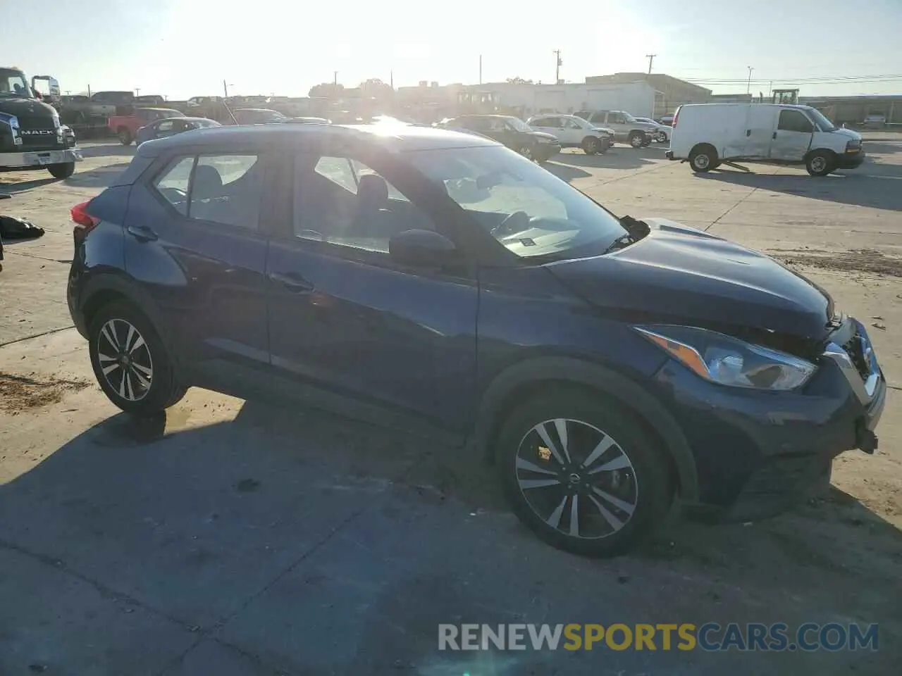 4 Photograph of a damaged car 3N1CP5CUXKL536838 NISSAN KICKS 2019