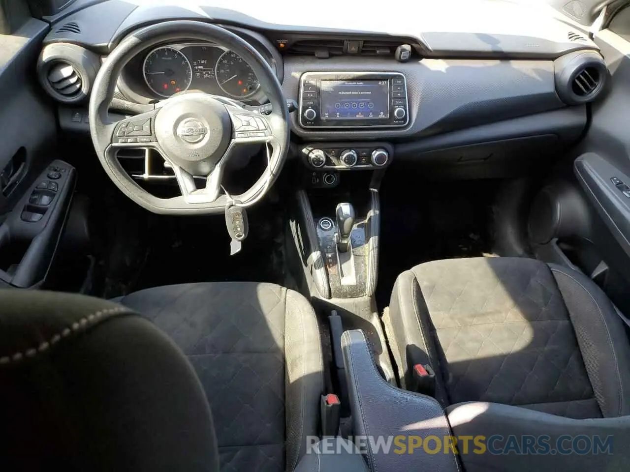 8 Photograph of a damaged car 3N1CP5CUXKL547273 NISSAN KICKS 2019