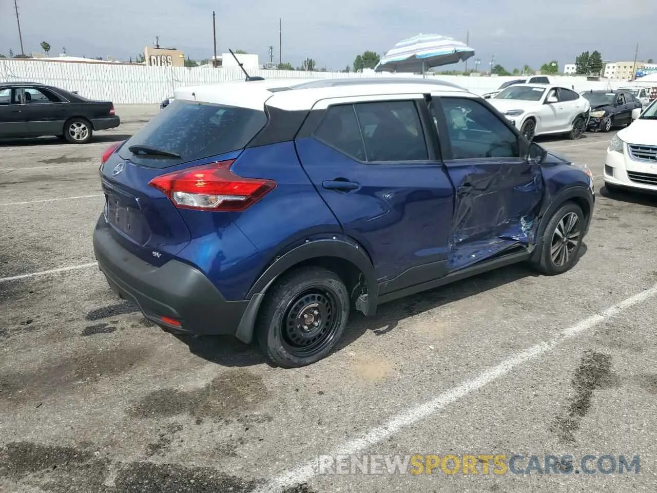 3 Photograph of a damaged car 3N1CP5CUXKL567989 NISSAN KICKS 2019