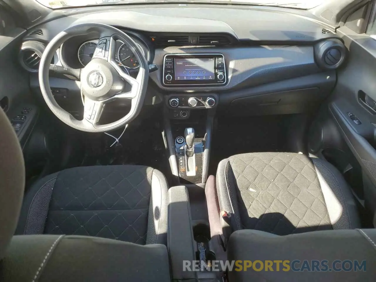 8 Photograph of a damaged car 3N1CP5BV0LL493025 NISSAN KICKS 2020