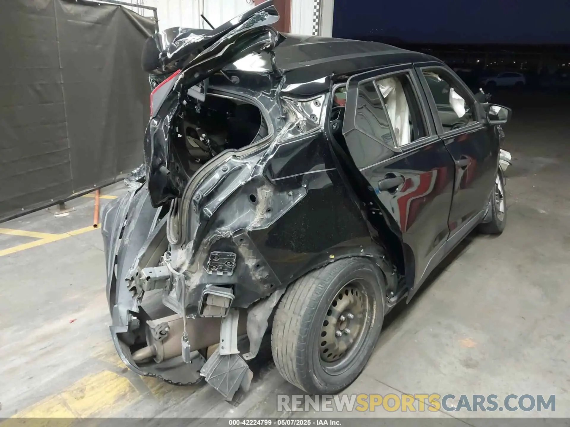 4 Photograph of a damaged car 3N1CP5BV0LL501964 NISSAN KICKS 2020