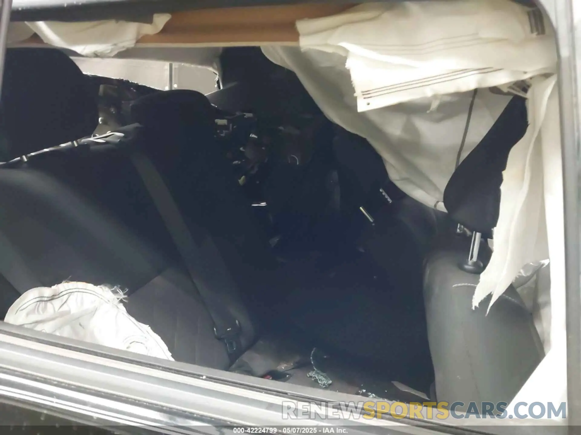 8 Photograph of a damaged car 3N1CP5BV0LL501964 NISSAN KICKS 2020