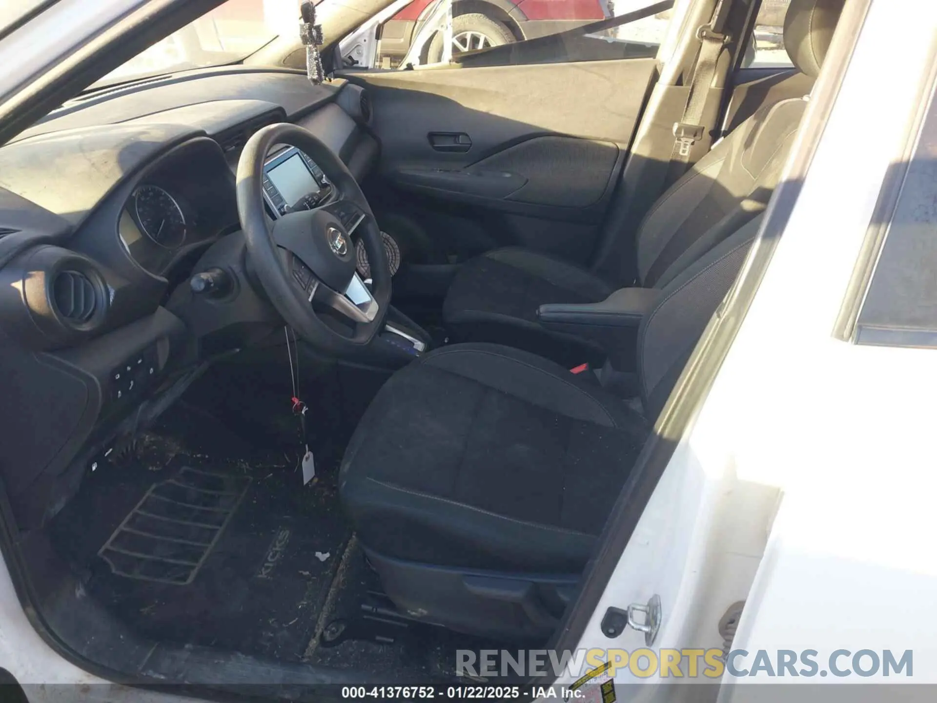5 Photograph of a damaged car 3N1CP5BV0LL514410 NISSAN KICKS 2020