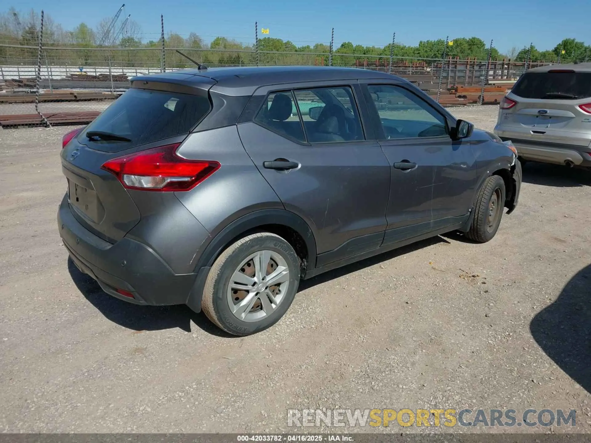 4 Photograph of a damaged car 3N1CP5BV0LL539341 NISSAN KICKS 2020