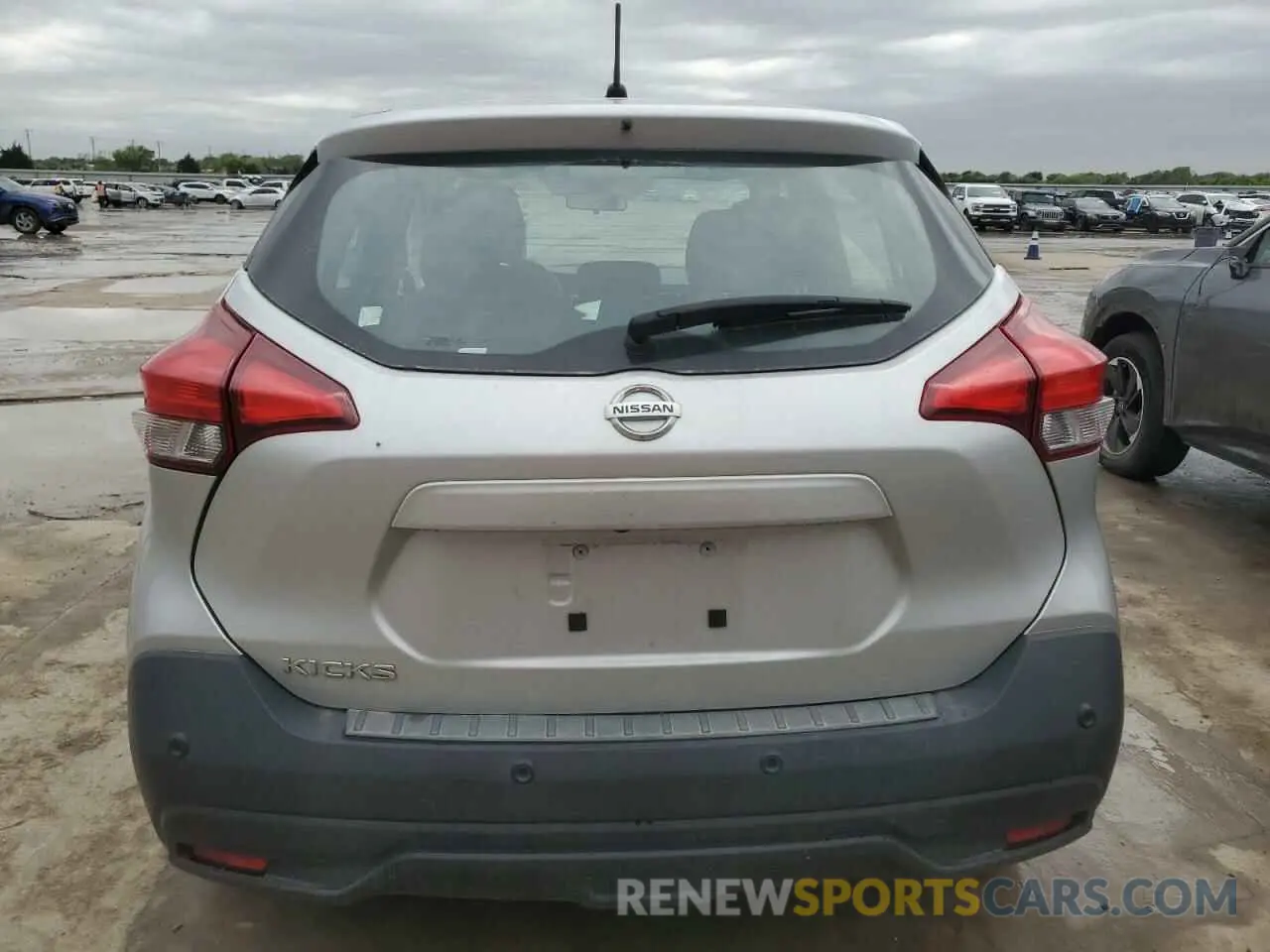 6 Photograph of a damaged car 3N1CP5BV0LL541025 NISSAN KICKS 2020