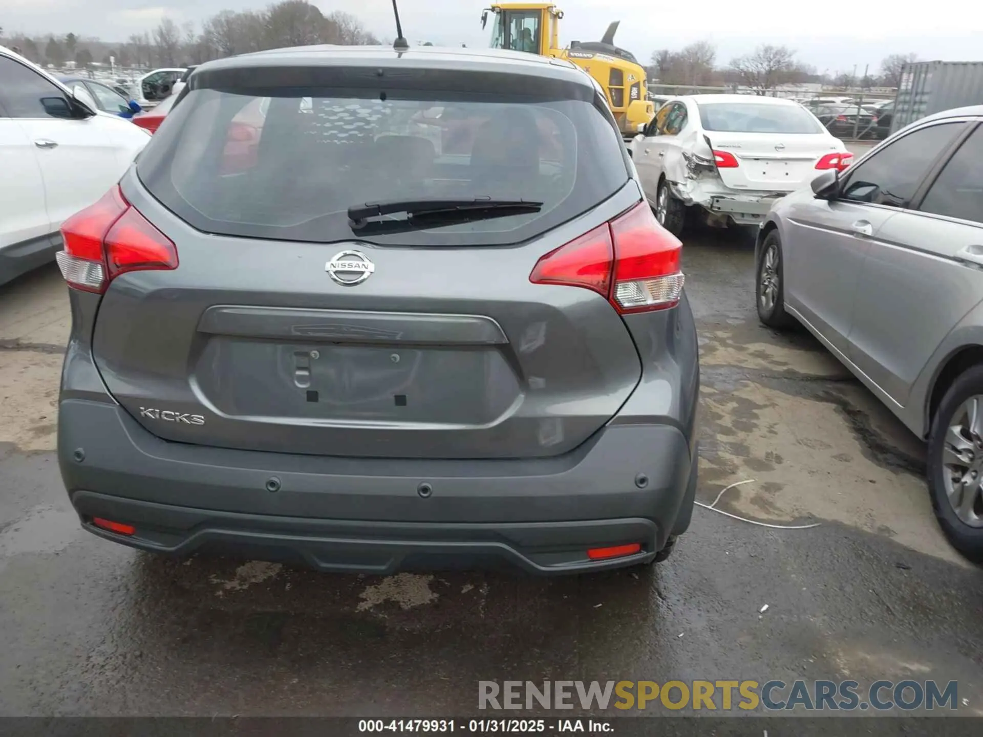 17 Photograph of a damaged car 3N1CP5BV0LL541977 NISSAN KICKS 2020