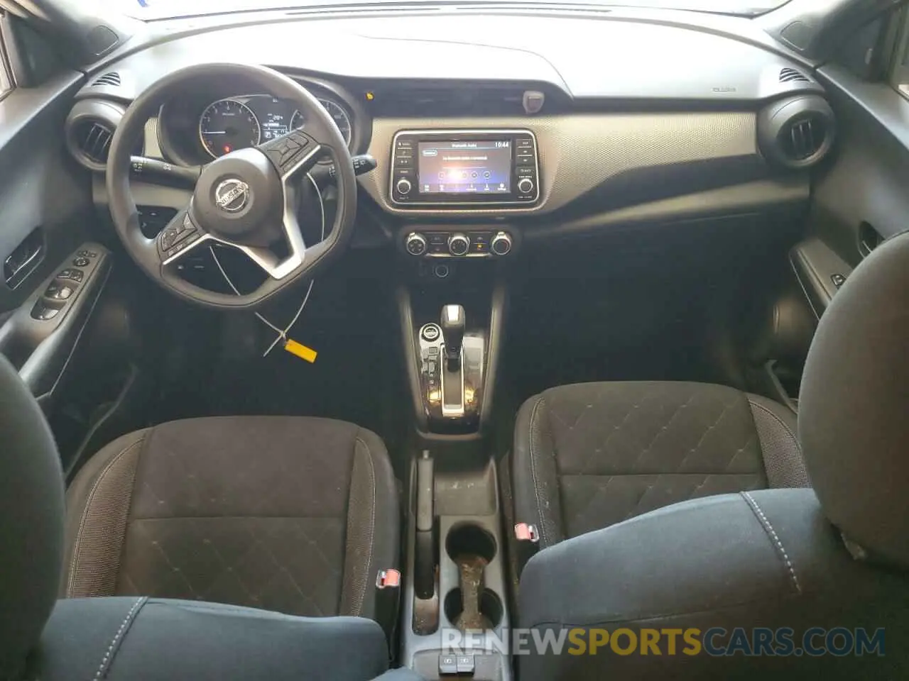 8 Photograph of a damaged car 3N1CP5BV0LL555751 NISSAN KICKS 2020