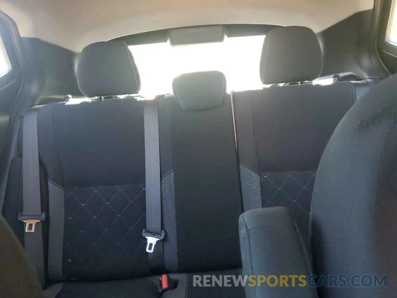 10 Photograph of a damaged car 3N1CP5BV0LL562313 NISSAN KICKS 2020