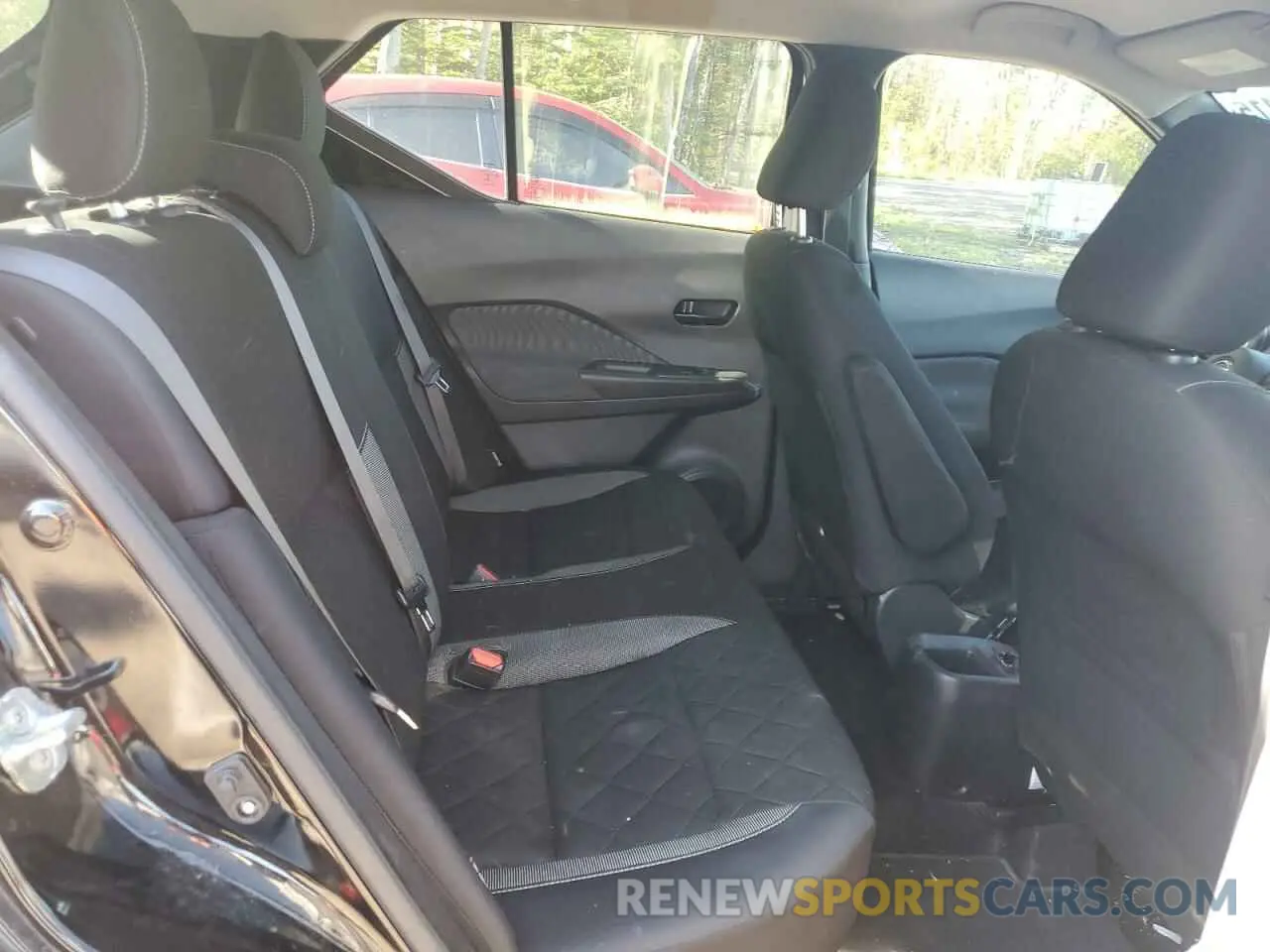 11 Photograph of a damaged car 3N1CP5BV0LL562313 NISSAN KICKS 2020