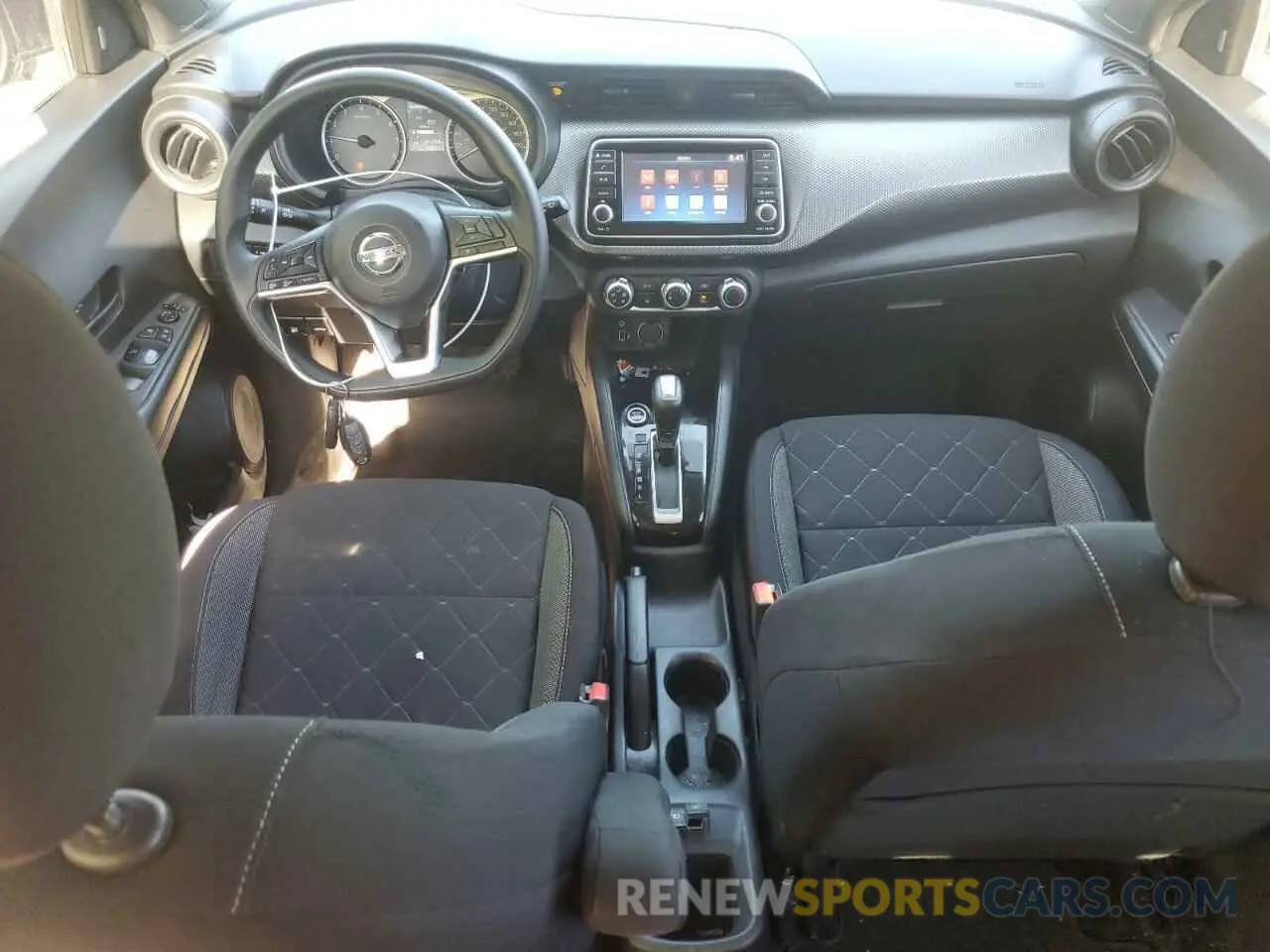 8 Photograph of a damaged car 3N1CP5BV0LL562313 NISSAN KICKS 2020