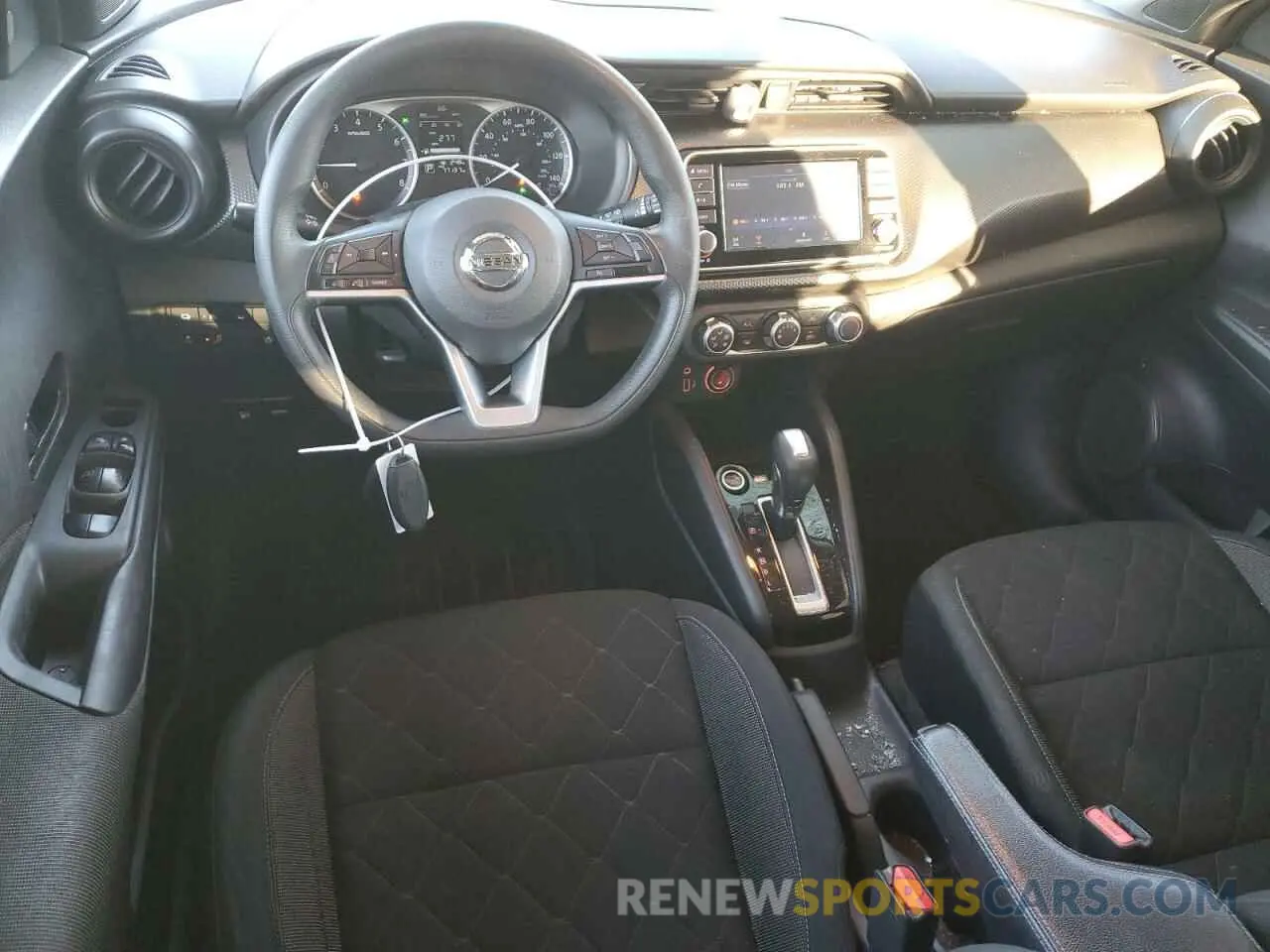 8 Photograph of a damaged car 3N1CP5BV1LL482051 NISSAN KICKS 2020