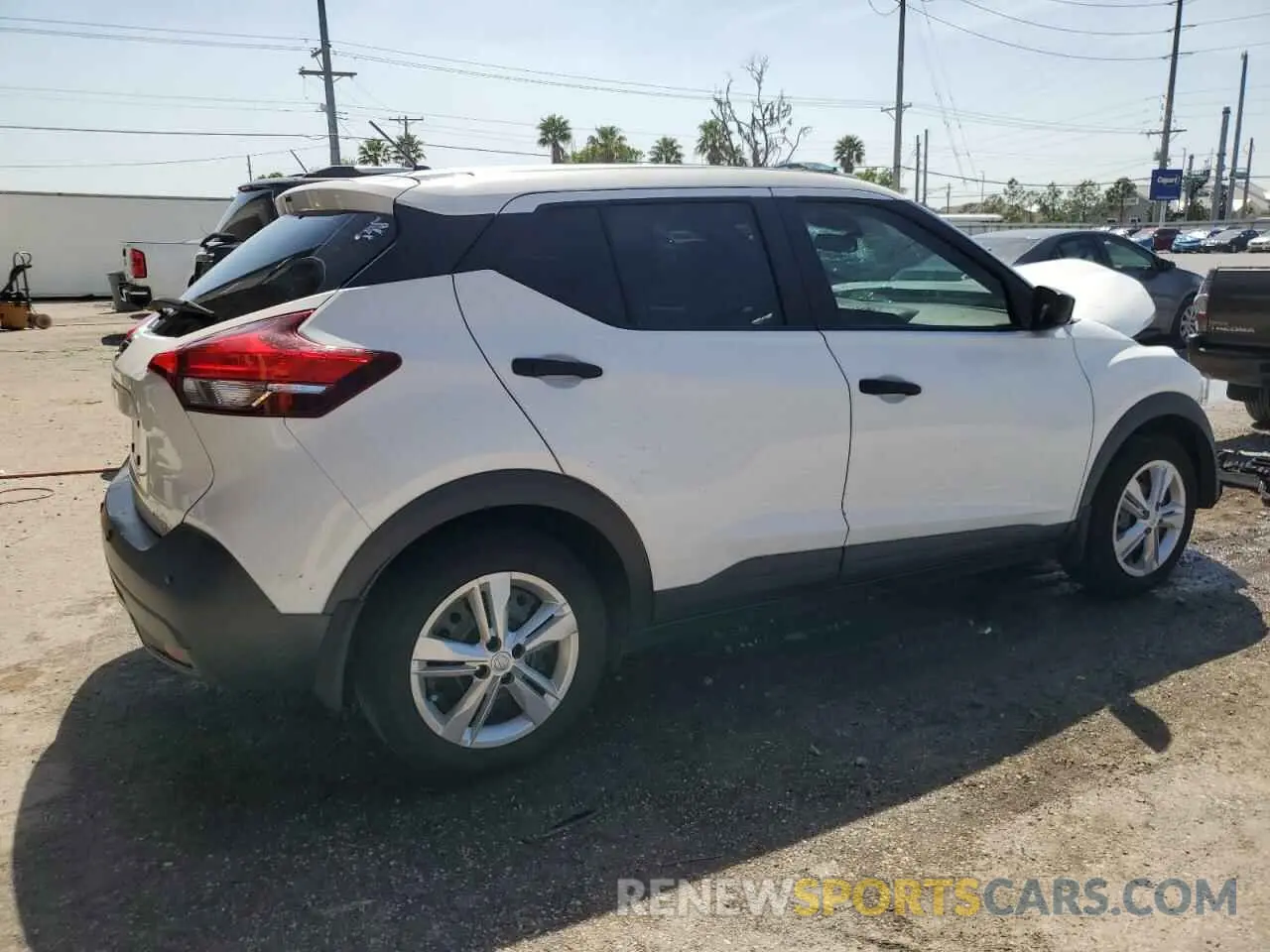 3 Photograph of a damaged car 3N1CP5BV1LL542944 NISSAN KICKS 2020