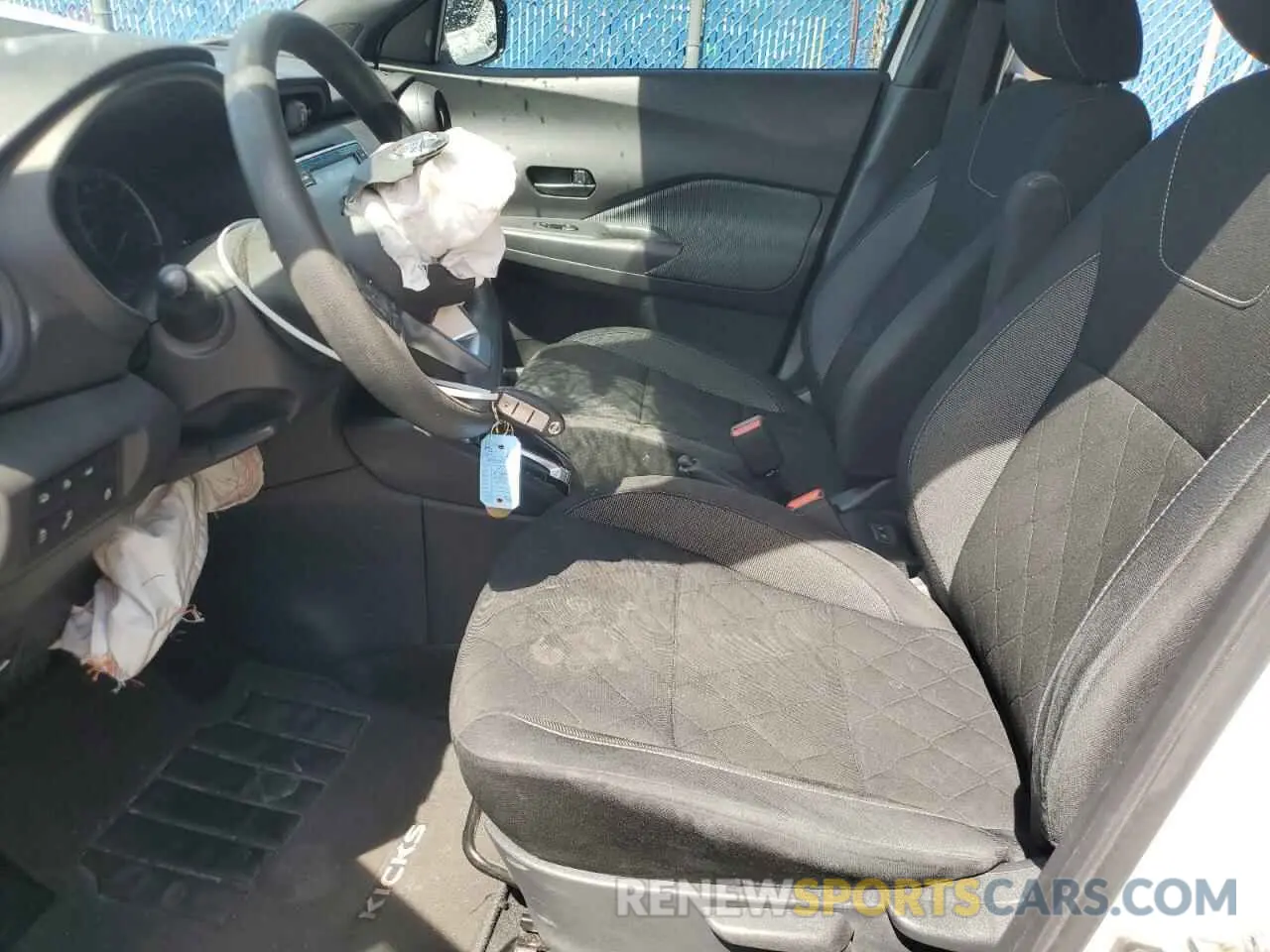 7 Photograph of a damaged car 3N1CP5BV1LL542944 NISSAN KICKS 2020