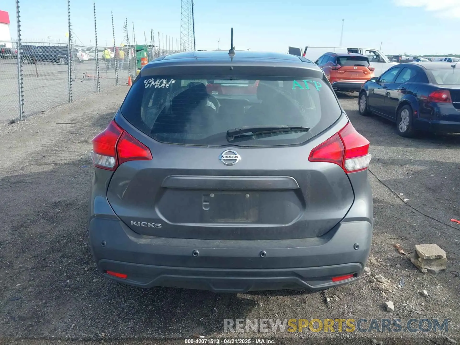 17 Photograph of a damaged car 3N1CP5BV1LL544239 NISSAN KICKS 2020