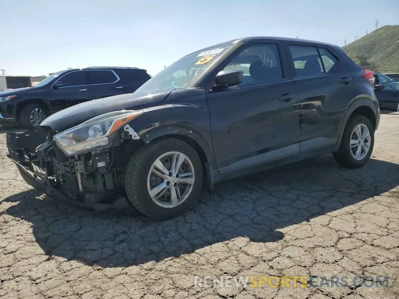 1 Photograph of a damaged car 3N1CP5BV1LL551692 NISSAN KICKS 2020