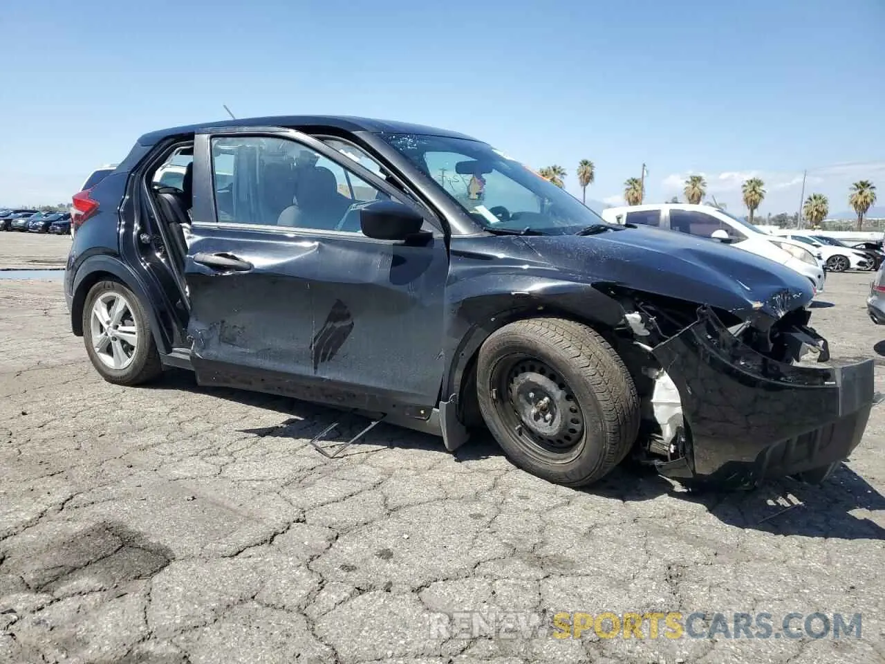 4 Photograph of a damaged car 3N1CP5BV1LL551692 NISSAN KICKS 2020