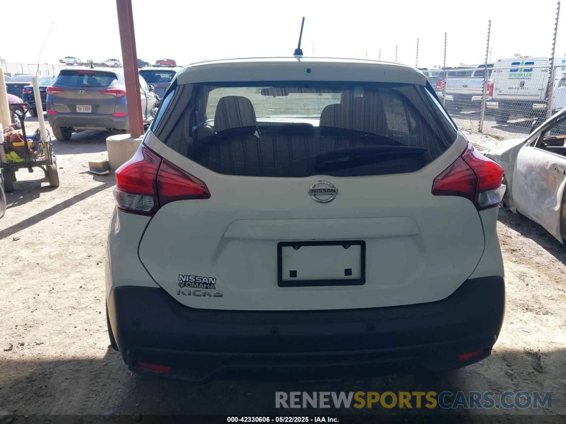 16 Photograph of a damaged car 3N1CP5BV1LL555516 NISSAN KICKS 2020
