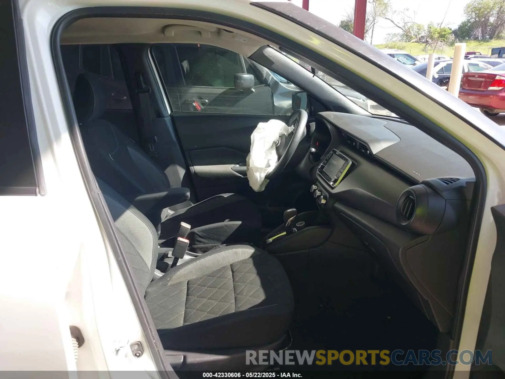 5 Photograph of a damaged car 3N1CP5BV1LL555516 NISSAN KICKS 2020