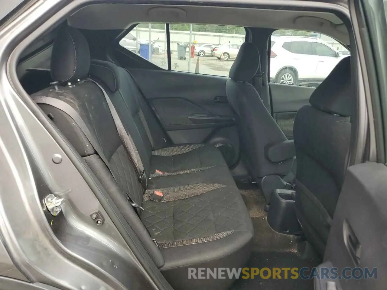 10 Photograph of a damaged car 3N1CP5BV1LL560358 NISSAN KICKS 2020