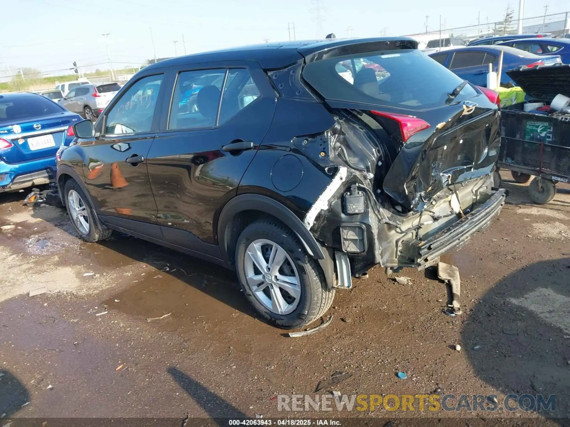 3 Photograph of a damaged car 3N1CP5BV1LL571697 NISSAN KICKS 2020