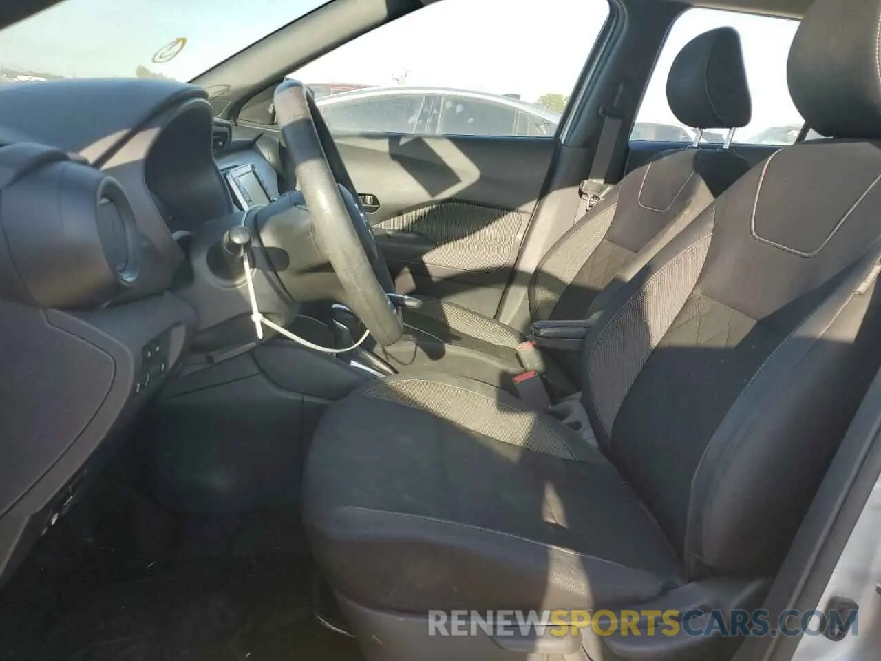 7 Photograph of a damaged car 3N1CP5BV2LL482544 NISSAN KICKS 2020