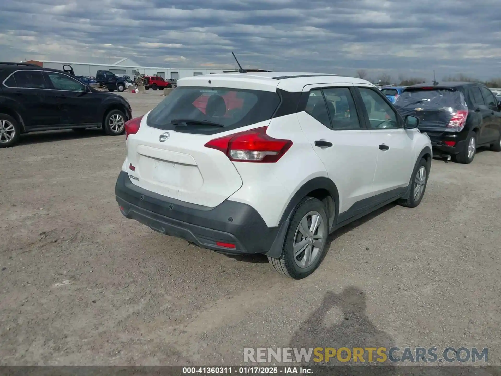 4 Photograph of a damaged car 3N1CP5BV2LL492717 NISSAN KICKS 2020