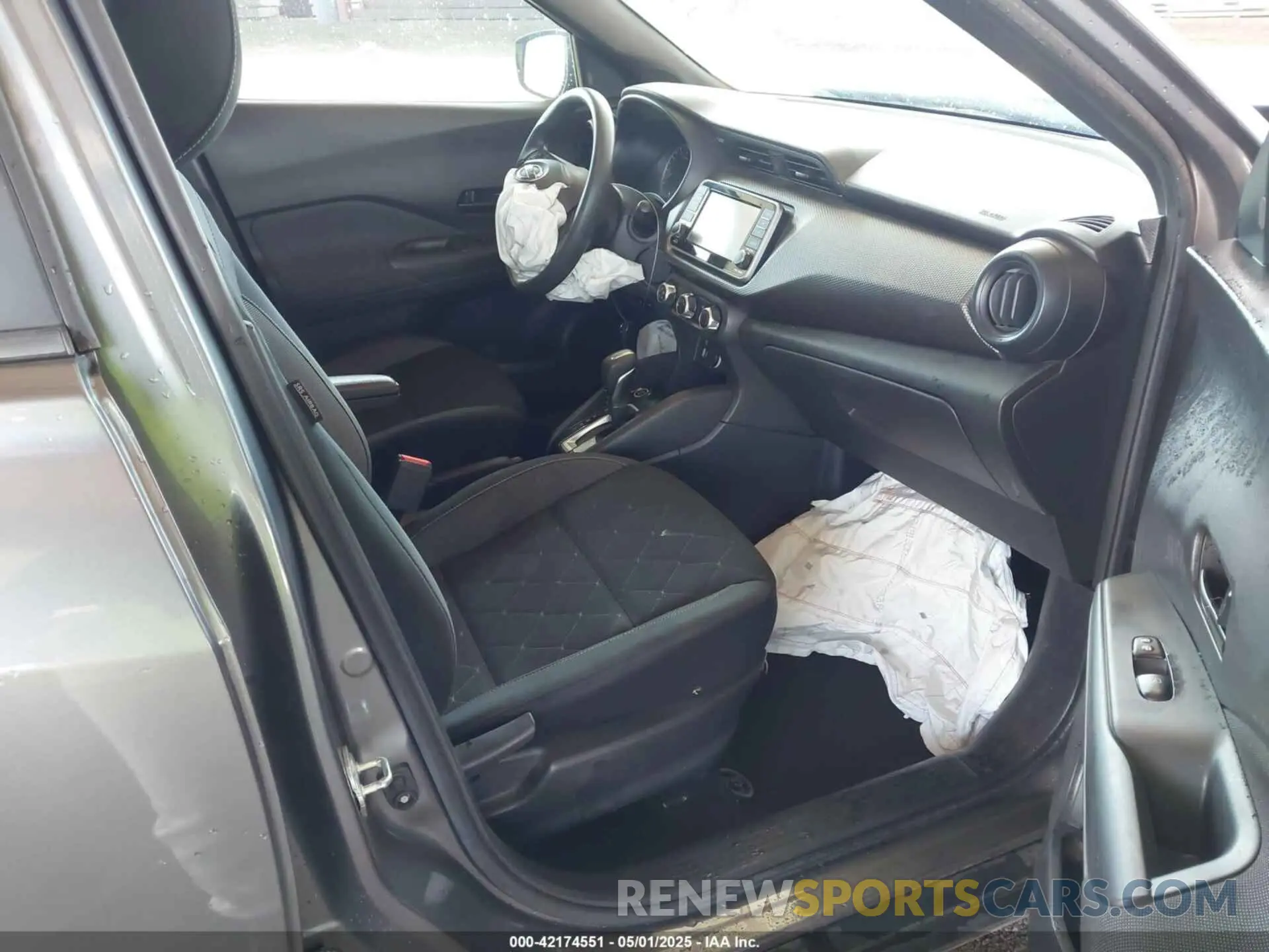 5 Photograph of a damaged car 3N1CP5BV2LL502730 NISSAN KICKS 2020