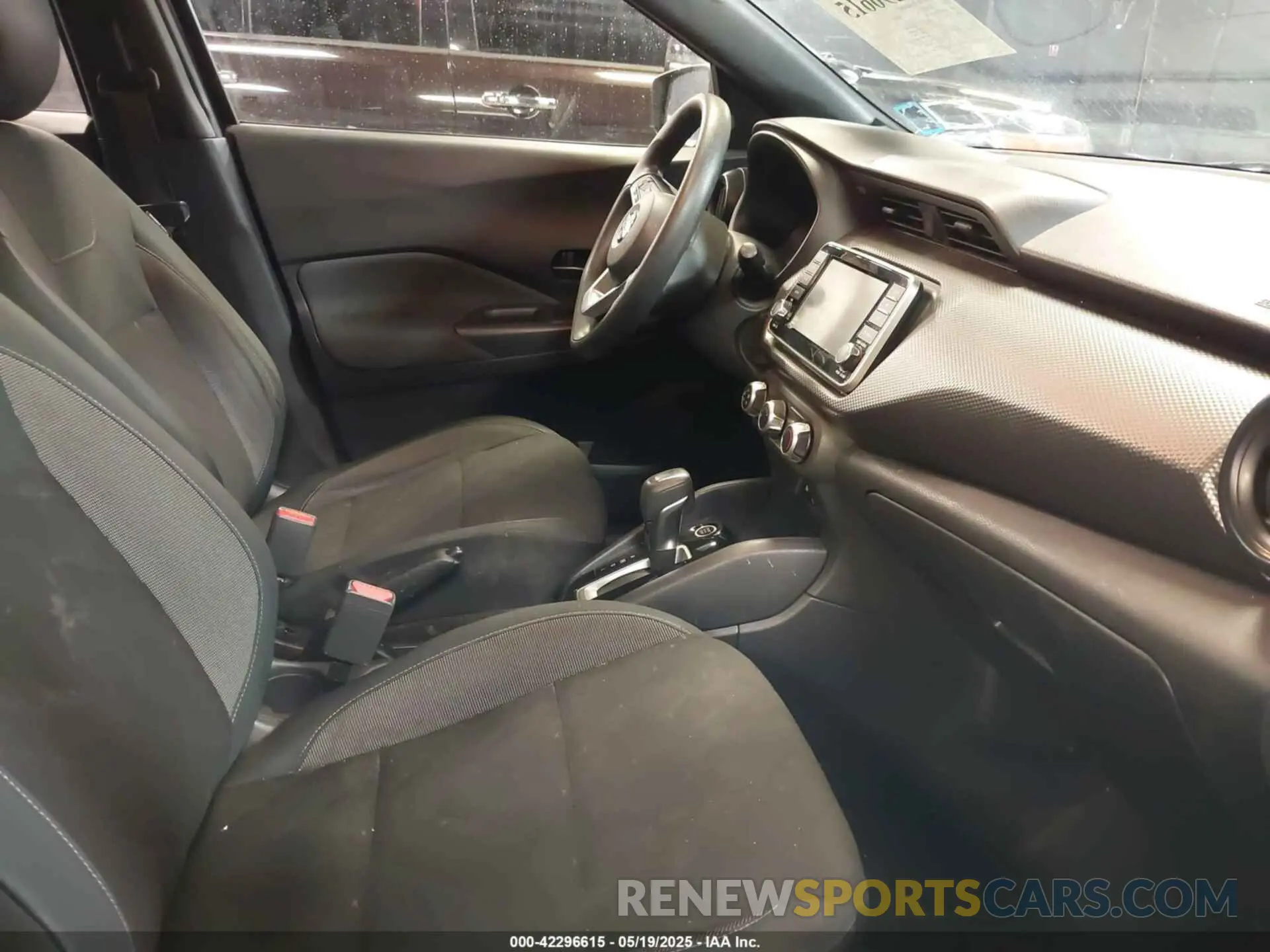5 Photograph of a damaged car 3N1CP5BV2LL504266 NISSAN KICKS 2020