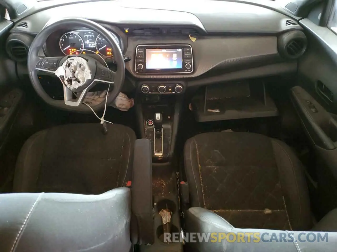 8 Photograph of a damaged car 3N1CP5BV2LL511380 NISSAN KICKS 2020