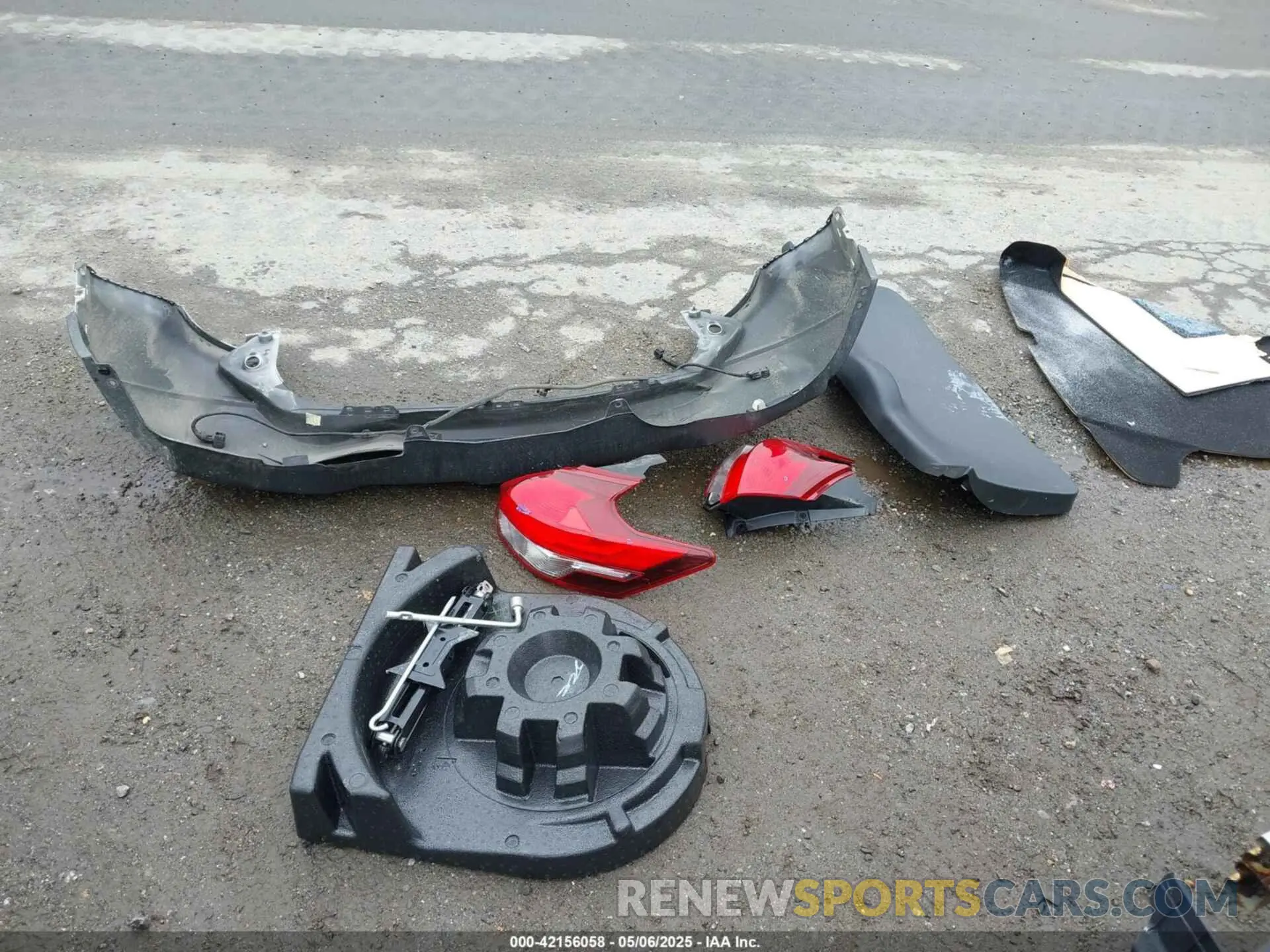 12 Photograph of a damaged car 3N1CP5BV2LL518121 NISSAN KICKS 2020