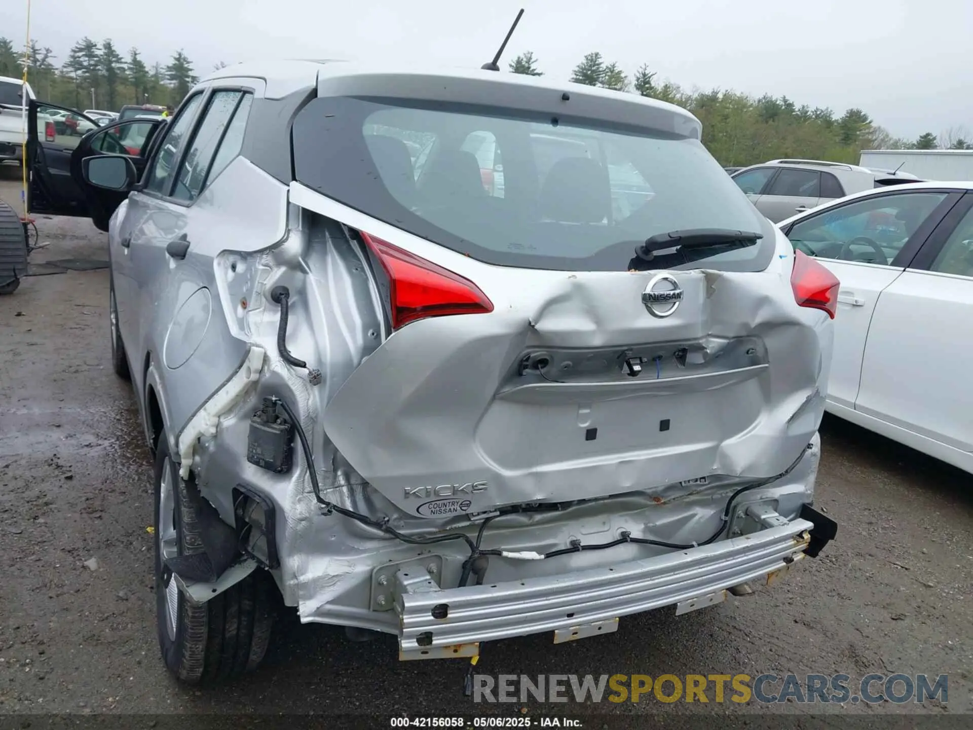 6 Photograph of a damaged car 3N1CP5BV2LL518121 NISSAN KICKS 2020